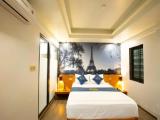Standard Double room with city view