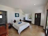 Bungalow with balcony