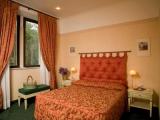 Standard Double room with partial view