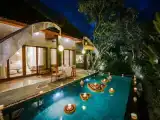 2 Bedrooms Villa with balcony