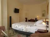 Standard Quintuple Family room