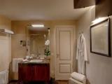 Suite with city view