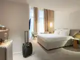 Deluxe Single Suite