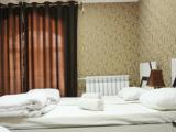 Standard Triple room with city view