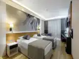 Family Deluxe room with land view