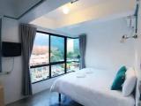 Standard room with mountain view