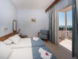 Standard Double room with partial sea view