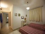 2 Bedrooms Standard Family room with garden view