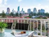2 Bedrooms Apartment with garden view