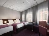 Triple room with street view
