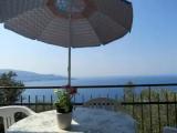 Chalet with sea view