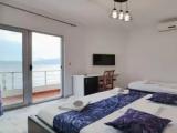 Superior Triple room with partial sea view