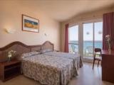 Standard Triple room with pool view