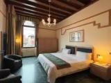 Deluxe room with canal view