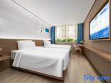 Standard room with view