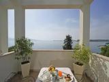 Standard room with balcony and with lake view