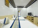 2 Bedrooms Standard Family room
