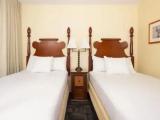 Standard Quadruple room with city view