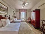 Standard Quadruple room with city view