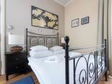 1 Bedroom Apartment with courtyard view