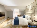Deluxe Double Duplex Suite with lake view