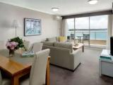 2 Bedrooms Apartment with water view