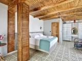 Deluxe Suite with pool view
