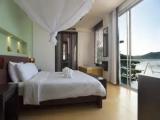 Standard room with pool view