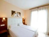 2 Bedrooms Ground Floor Apartment