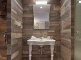 2 Bedrooms Single Family Suite