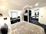 2 Bedrooms Suite with river view