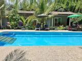 Bungalow with pool view