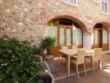 1 Bedroom Apartment with courtyard view
