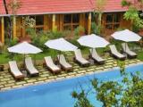 Deluxe Triple room with garden view