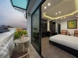 Suite with balcony and with city view