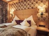 2 Bedrooms Suite with balcony and with mountain view