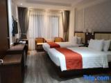 Standard Twin room with street view