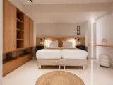 2 Bedrooms Grand Family Suite with garden view