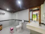 2 Bedrooms Standard Sextuple Family room