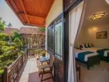 Standard Triple room with pool view