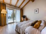 Suite with lake view