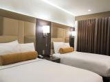 Deluxe Quadruple room with city view