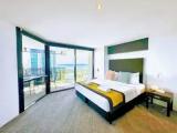 5 Bedrooms Apartment with ocean view