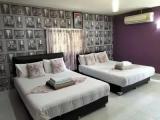 1 Bedroom Standard Quadruple Family room