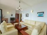 3 Bedrooms Apartment