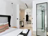 Superior Single Suite with pool view