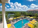 2 Bedrooms Double Suite with pool view