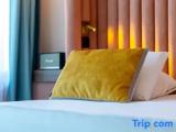 Superior room with city view
