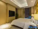 2 Bedrooms Ambassador Suite with garden view
