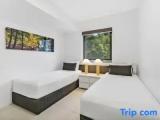 2 Bedrooms Apartment with ocean view